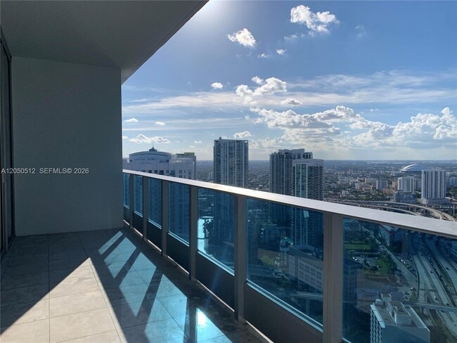 Building Photo - 200 Biscayne Blvd Way