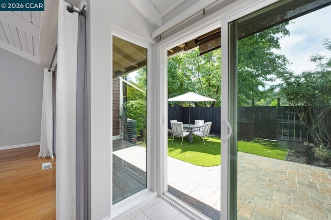 Building Photo - 238 Thistle Cir