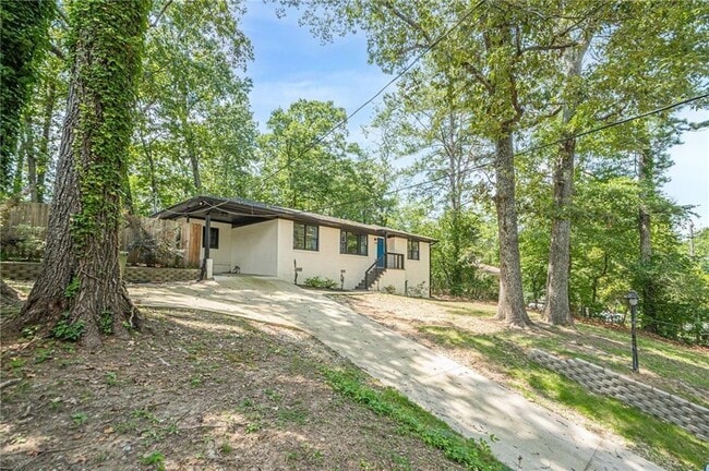 Building Photo - 3833 Bakers Ferry Rd SW