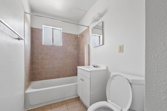 Building Photo - La Paloma Village Apartments