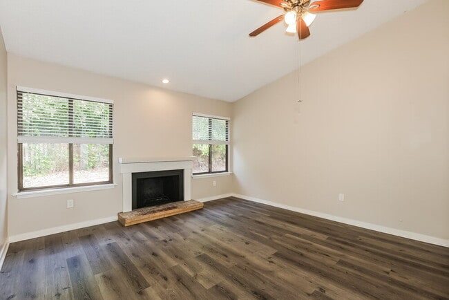 Building Photo - 40 Wicklow Cir