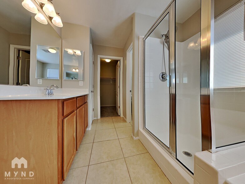 Building Photo - 8041 San Mateo St