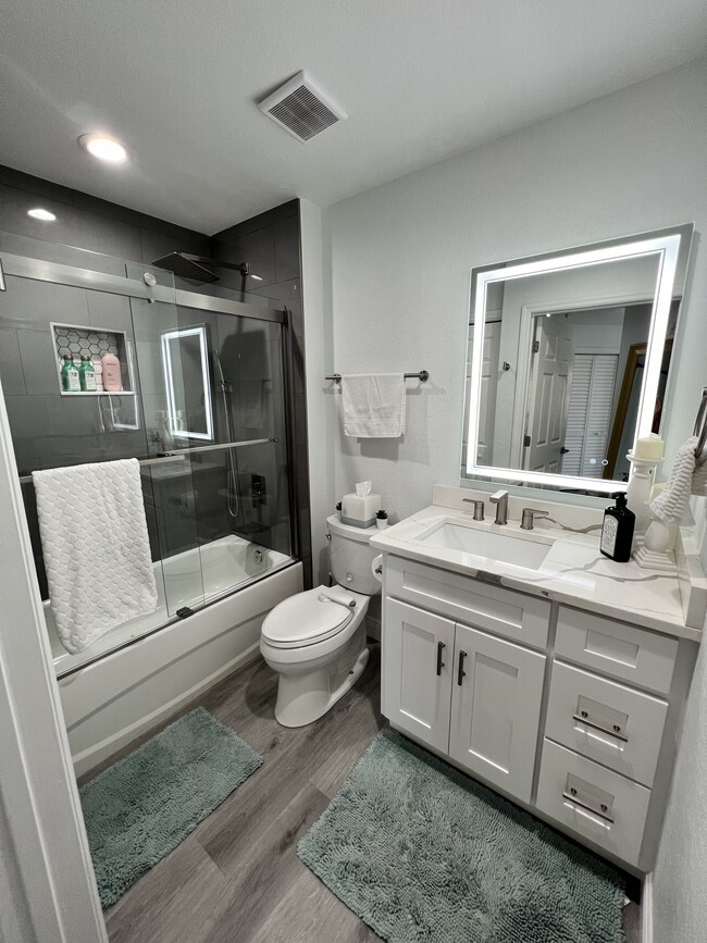 Second bathroom - 700 S Harbour Island Blvd