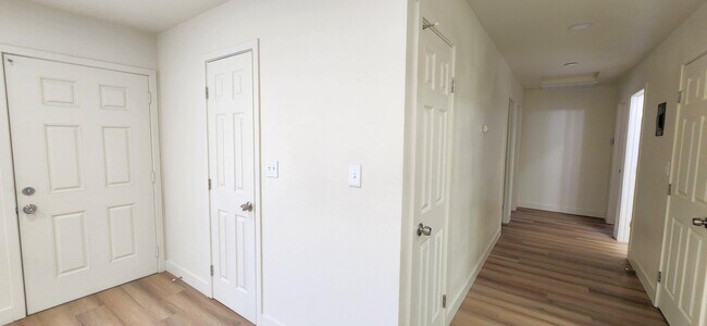 Building Photo - 1417 N Pennsylvania Ave