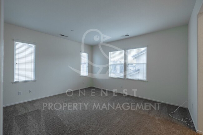 Building Photo - Spacious 3-Bedroom Home in Gated Lincoln Crossing Community