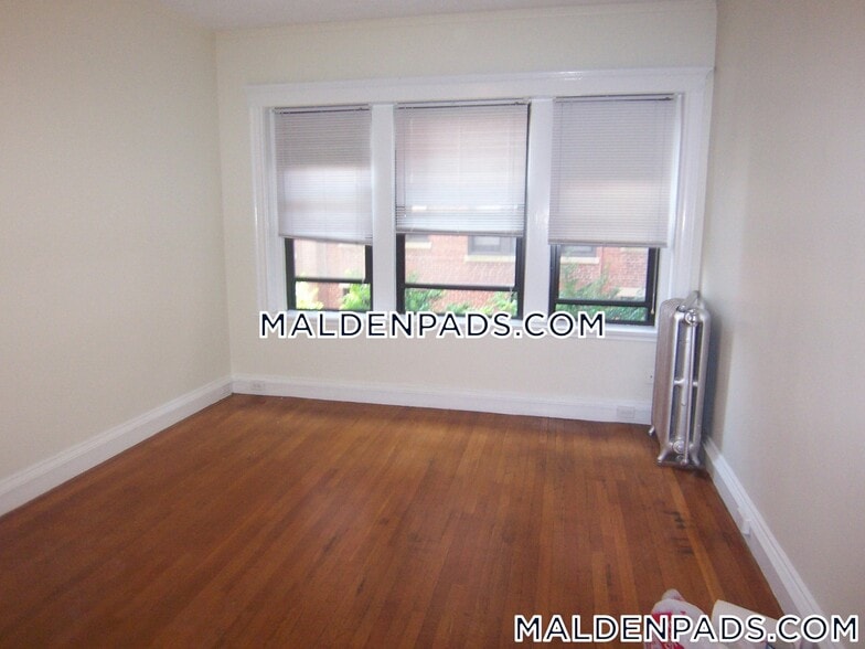 Building Photo - 17-19-19 Washington St S