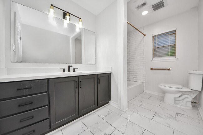 Building Photo - 1319 Forsythe Ln