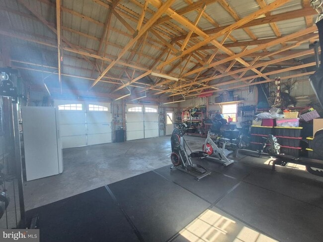 Building Photo - 330 Majestic Ln