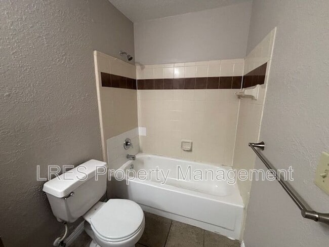 Building Photo - 5992 Westgate Dr
