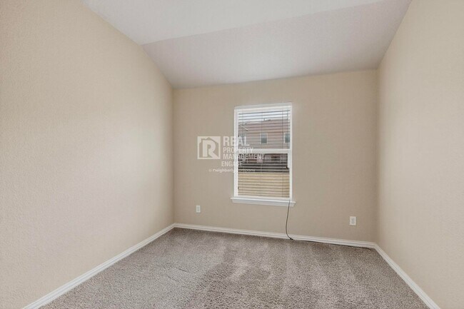 Building Photo - Modern Plano Townhome in Frisco ISD Available for Rent