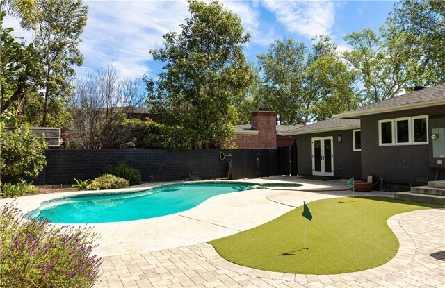 Building Photo - 933 W Riviera Dr