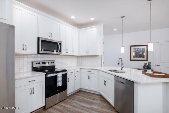 Building Photo - 2511 W Queen Creek Rd