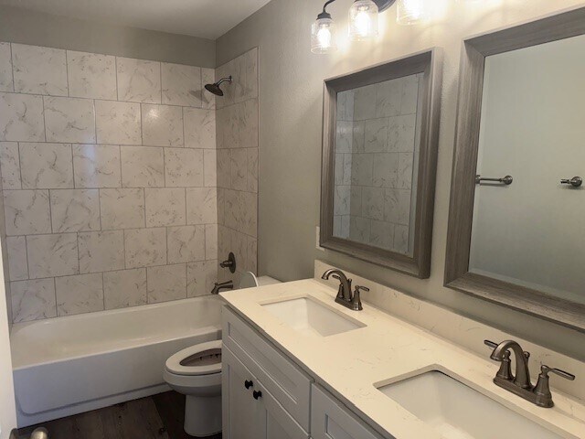 Building Photo - 15814 Beechnut Dr