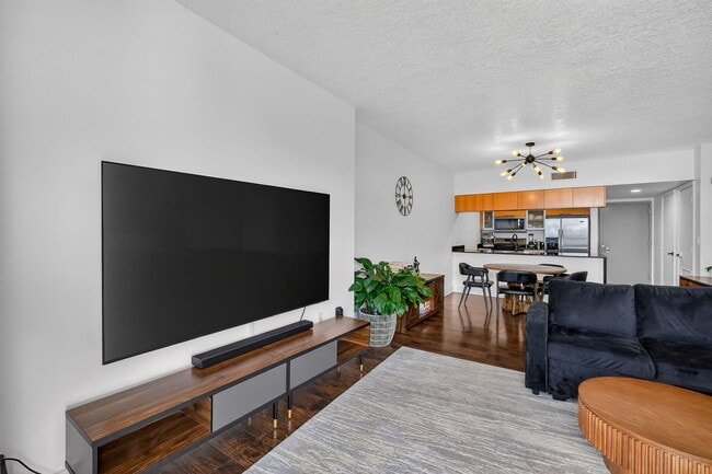 Building Photo - 1750 N Bayshore Dr