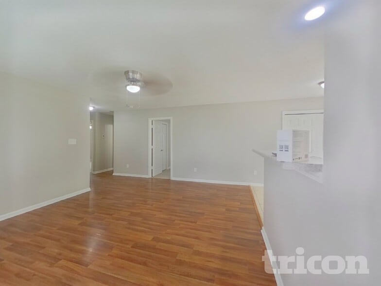 Building Photo - 6417 Sunman Rd