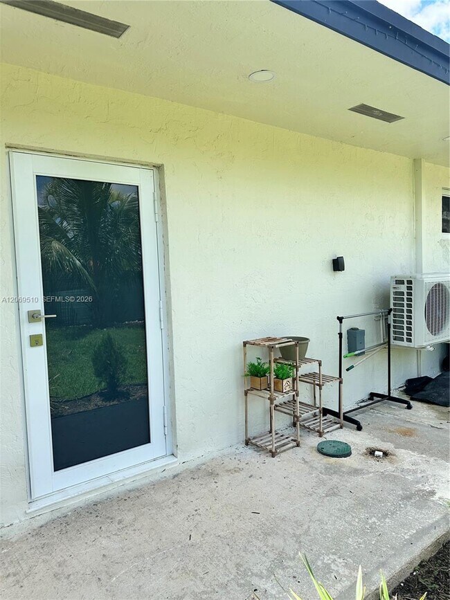 Building Photo - 27450 SW 168th Ave