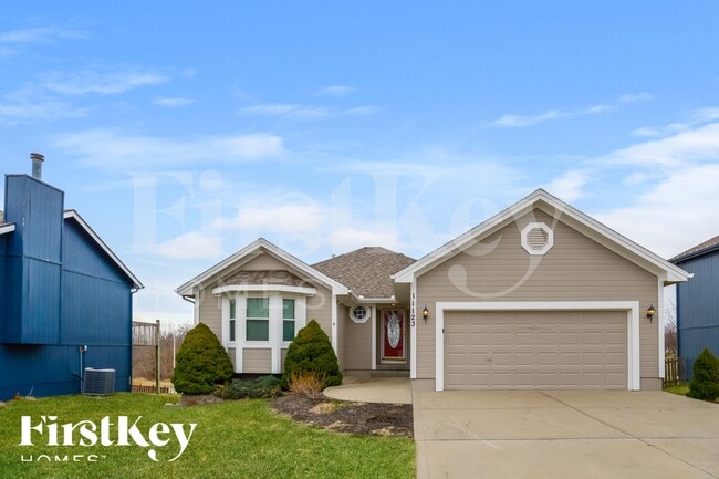 Building Photo - 11123 N Lewis Ave