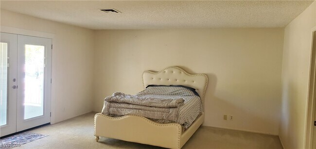 Building Photo - 2728 Bayo Ct