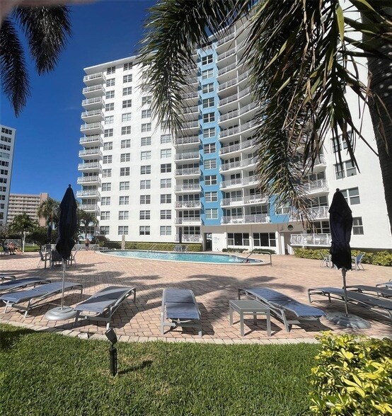 Building Photo - 301 N Ocean Blvd