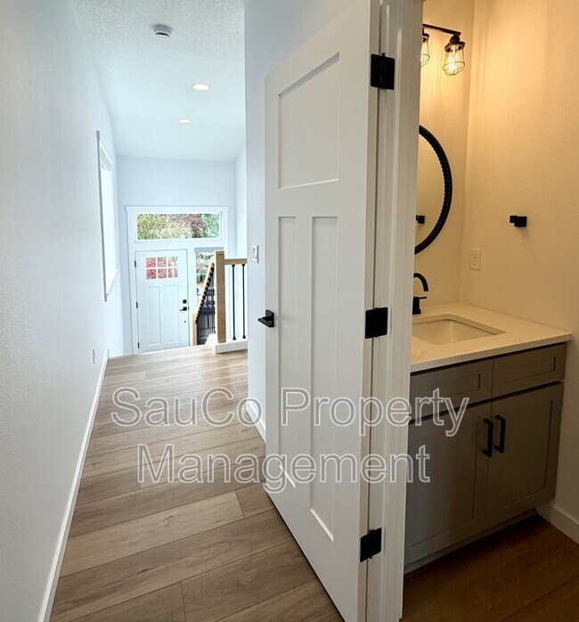 Building Photo - 254 N 1st St