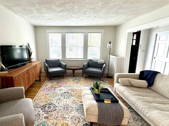 Building Photo - 62 Varnum St
