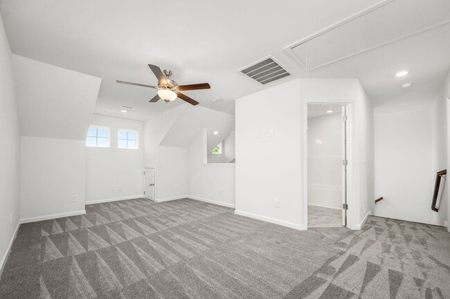 Building Photo - Park Place Townhome!