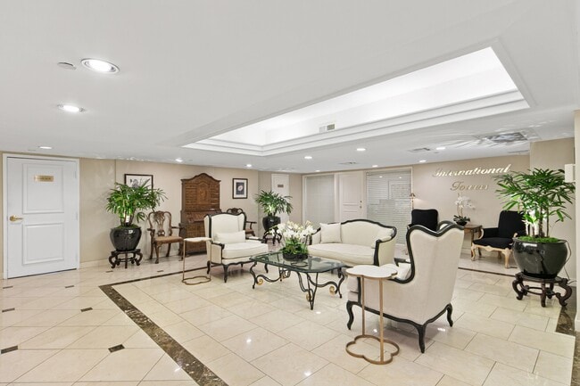 Building Photo - 10390 Wilshire Blvd