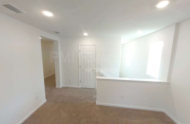 Building Photo - 227 Boulder Ln