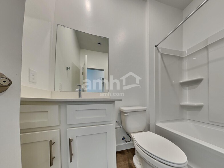 Building Photo - 6509 E Paseo Alga