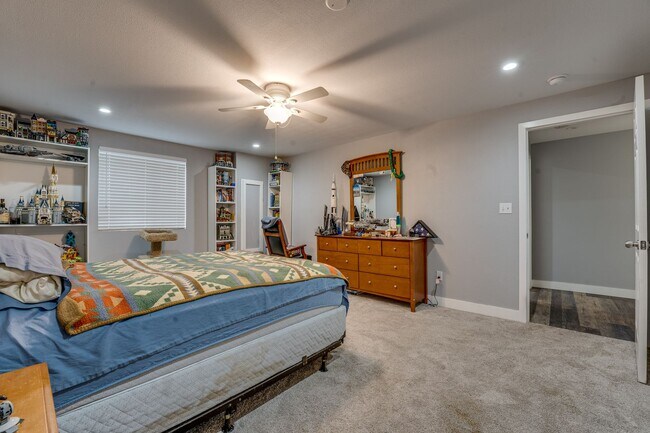Building Photo - Beautiful 5 bed, 3 Bath House in Central Fort Collins!