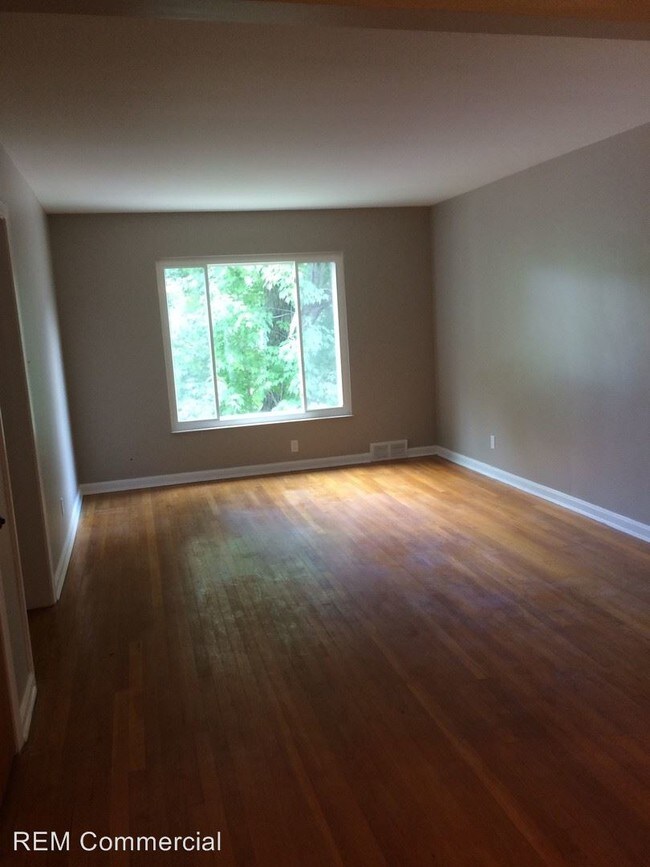 Building Photo - 240 S Portage Path