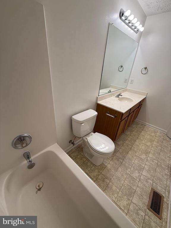 Building Photo - 10500 Boxmeer Ct