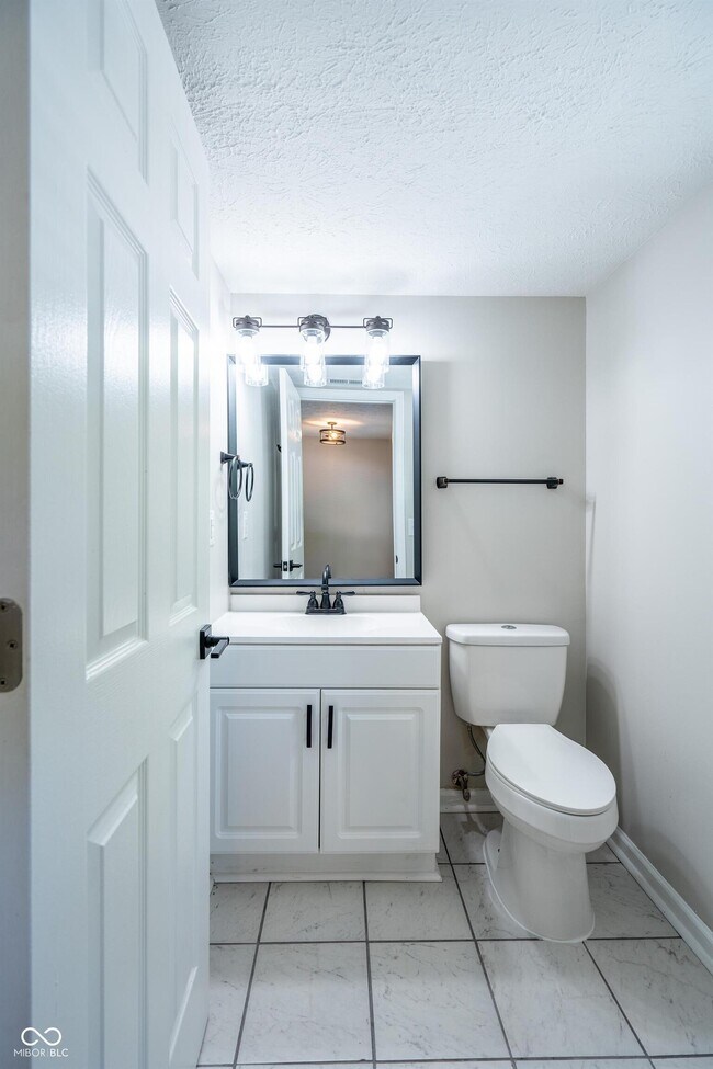 Building Photo - 1360 S Talbott St