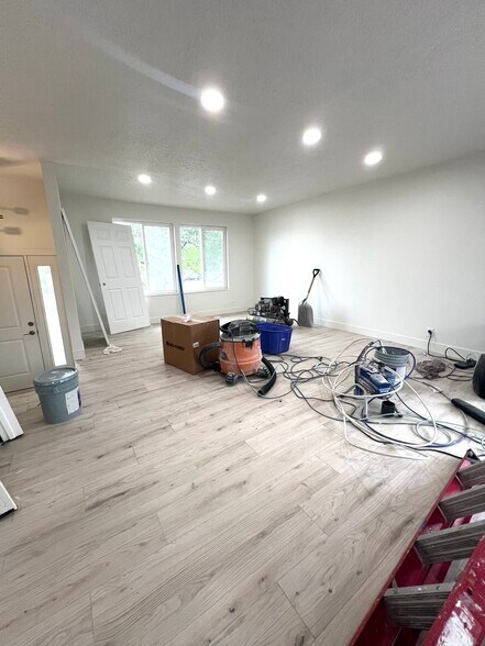 Building Photo - 7061 W 3800 S