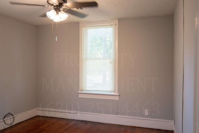 Building Photo - Charming 2-Bedroom Home