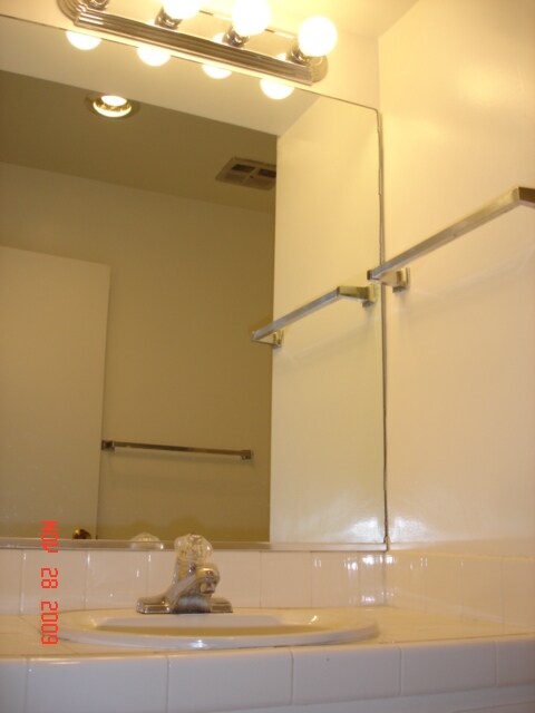 Building Photo - 918 3rd St