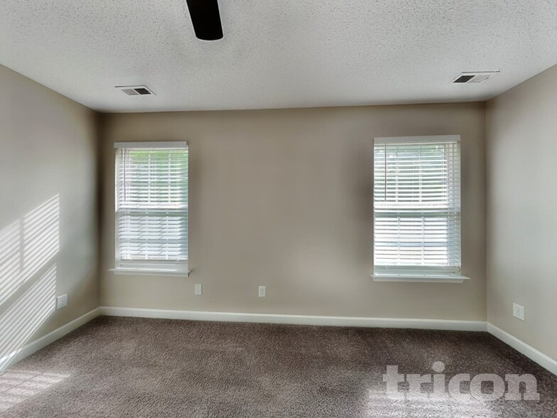 Building Photo - 1024 Crowders Woods Dr