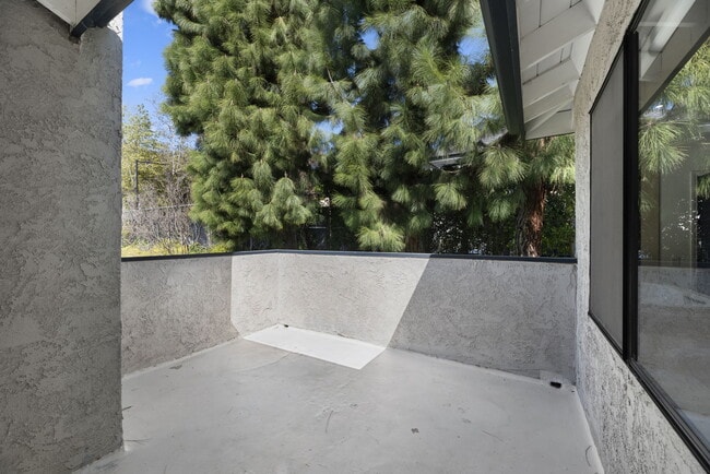 Building Photo - 2937 Deep Canyon Dr