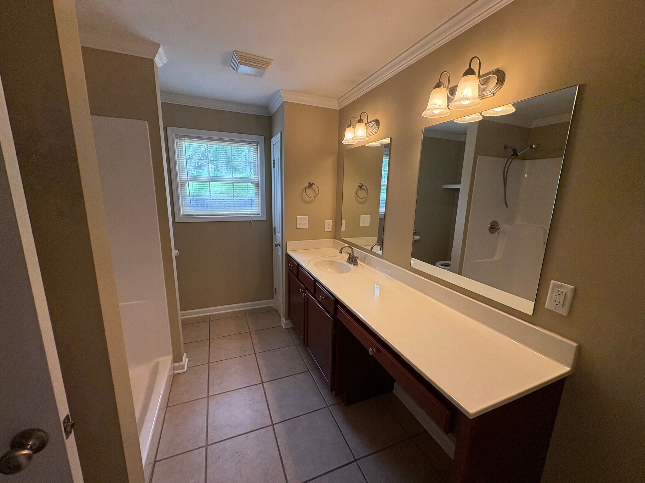 Building Photo - 163 Browns Rd