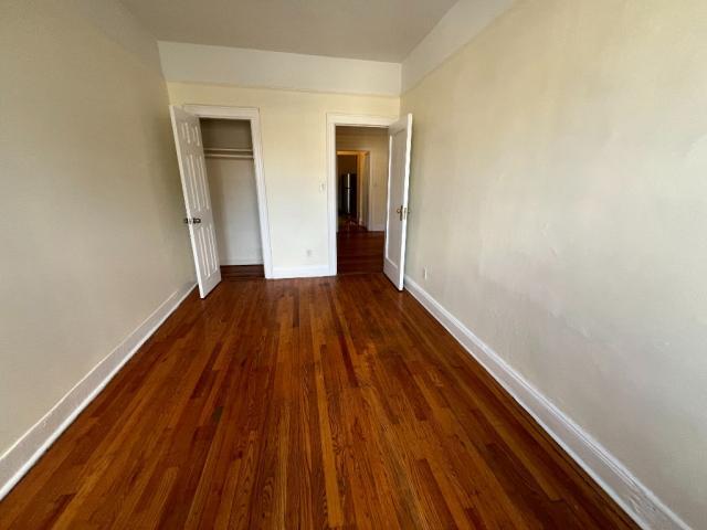 Building Photo - 2 bedroom in Sunnyside NY 11104