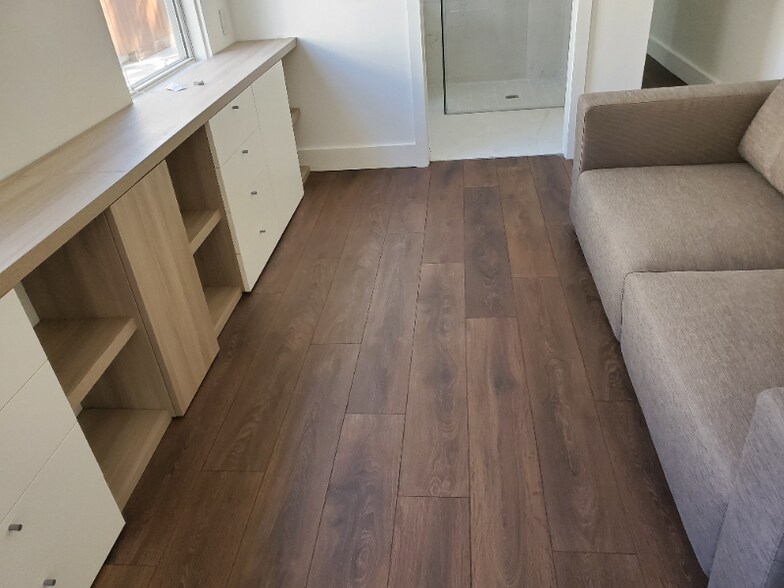 Building Photo - 3004 Kelton Ave