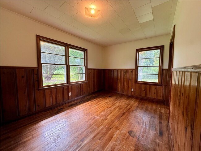Building Photo - 5520 Helen Dr