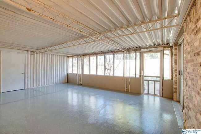 Building Photo - 3908 Grunden Dr SW