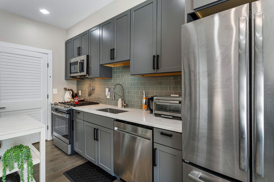 Marble Countertops - 1028 Bladensburg Rd NE