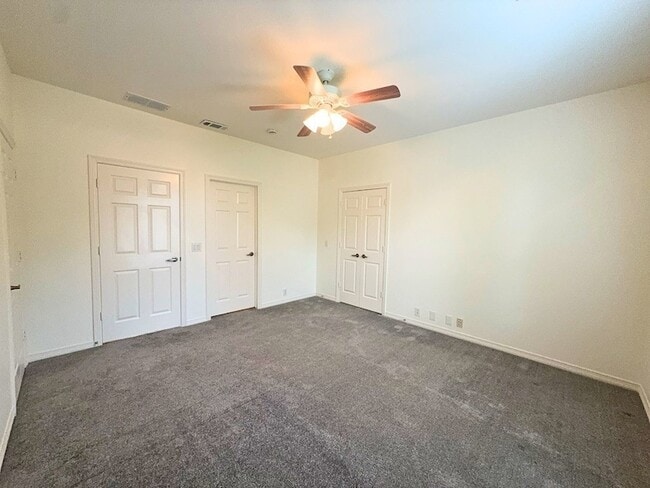 Building Photo - 1205 Golden Gate Dr