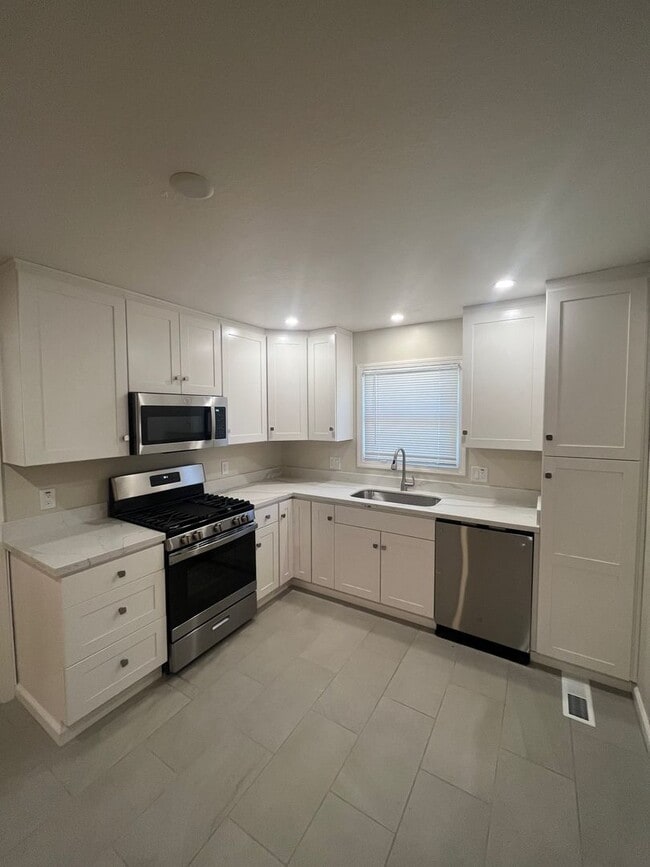 Building Photo - Beautifully Remodeled 2 Bedroom 1 Bathroom in the McDonald Area of Northeast Santa Rosa