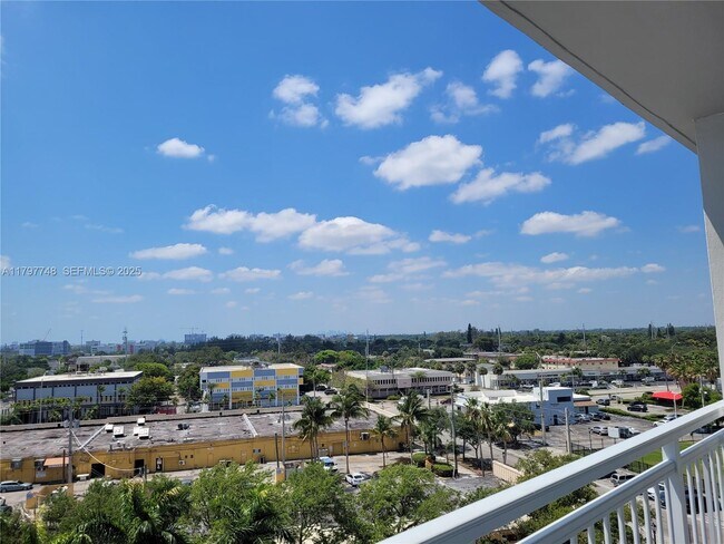 Building Photo - 2025 NE 164th St