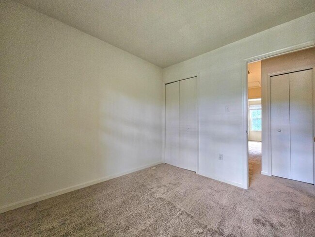 Building Photo - 4802 Treasure Ct