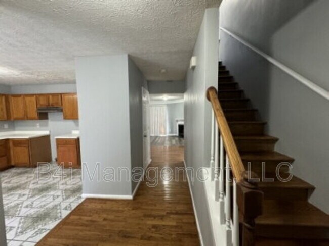 Building Photo - 2039 Marbut Trce