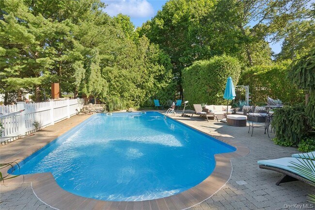 Building Photo - 123 Broad Ave